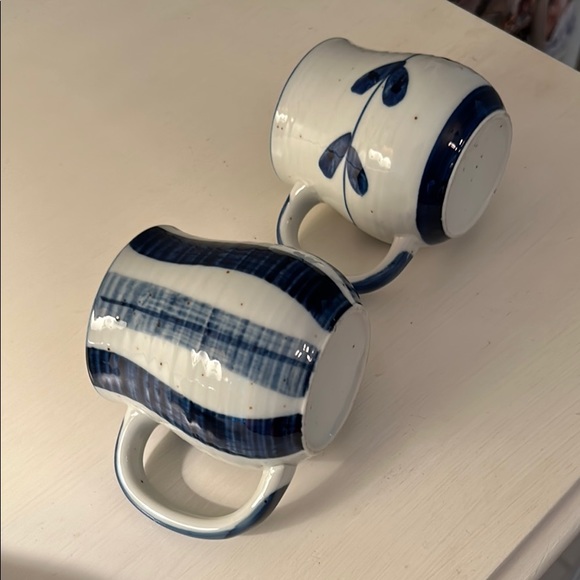 Set of four different blue pattern mugs - Picture 4 of 6